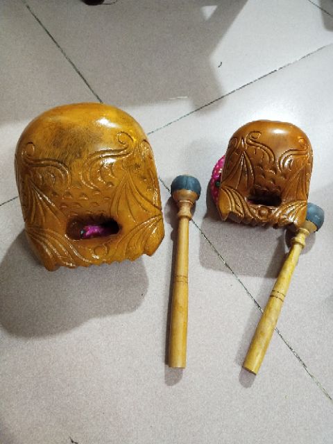 Dùi bọc cao su và đế chuông, mõ